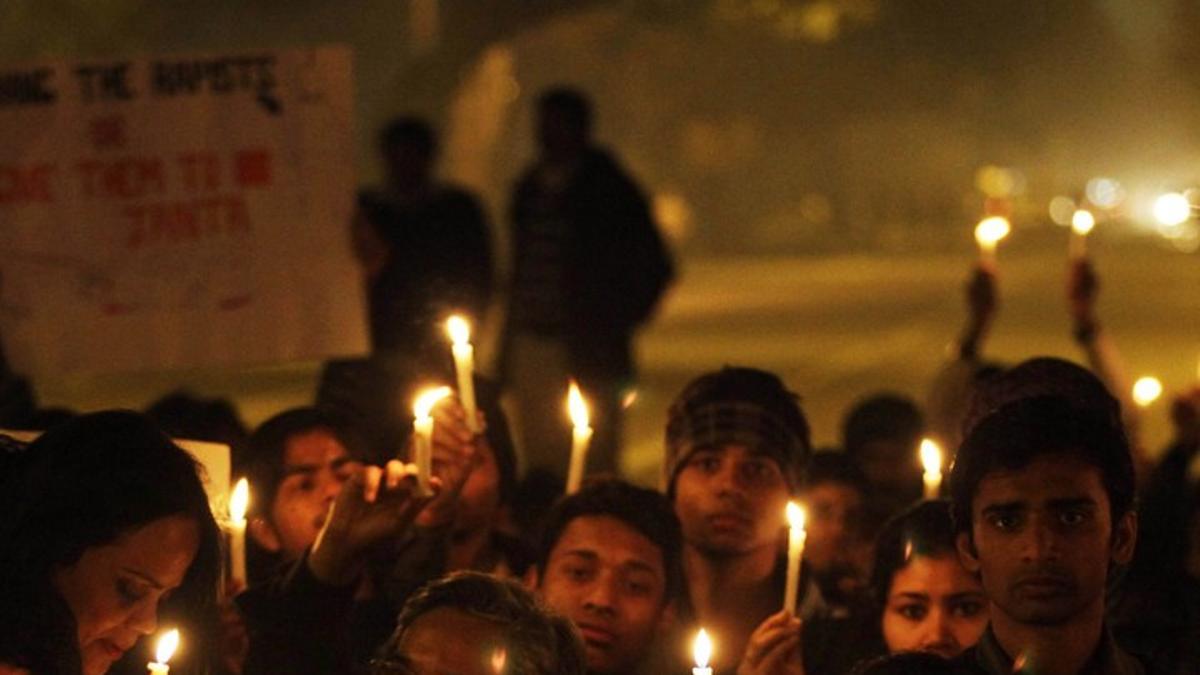 Protestas en India por la violación en masa y el asesinato de una estudiante en un autobús de Nueva Delhi en diciembre del 2012.