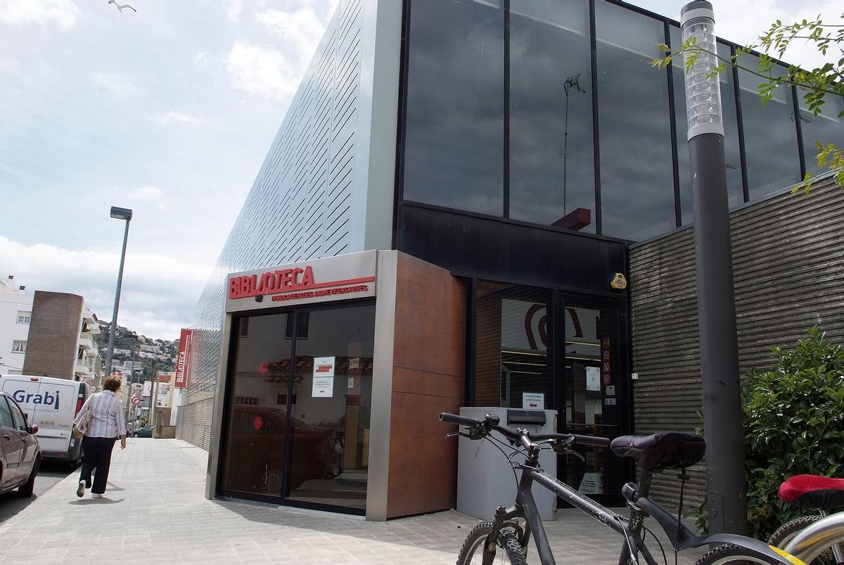 La biblioteca Jaume Vicens Vives ha quedat petita