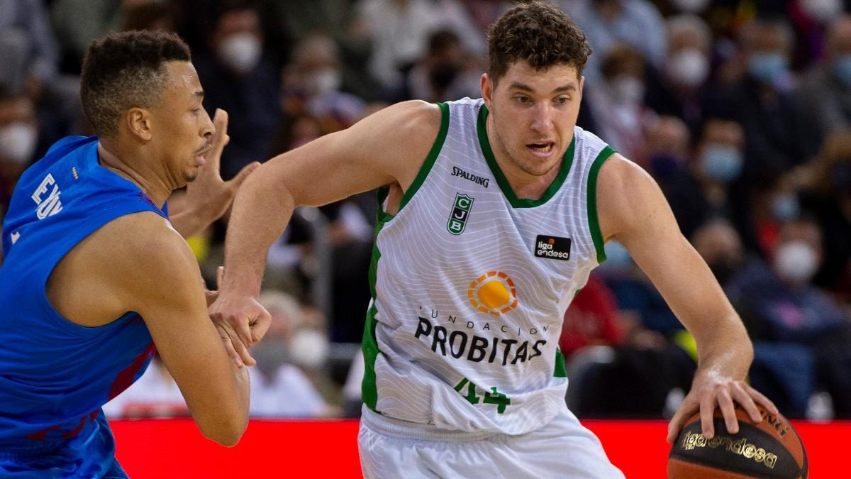 Joel Parra, en un partido con el Joventut esta temporada