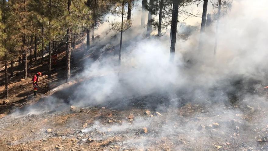 El Cabildo realiza quemas prescritas en la cumbre cuyas columnas de humo no revisten peligrosidad