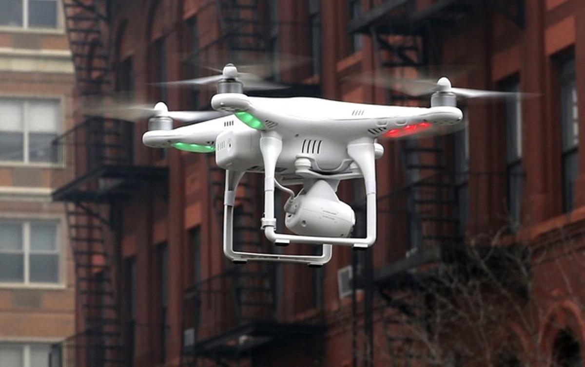 Un dron operat per un civil volant a Nova York