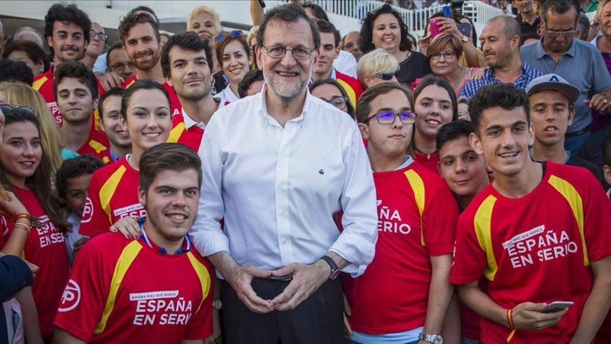 Rajoy, durante el mitin del PP celebrado en el Club Náutico de Torrevieja.