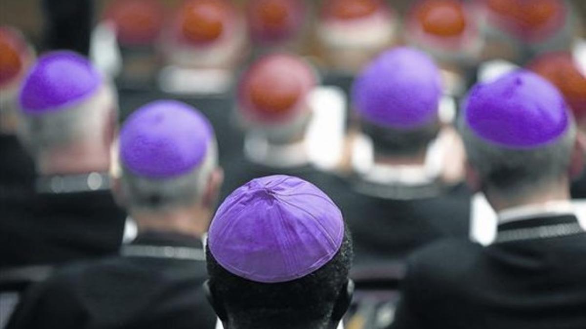 Obispos y cardenales, en el sínodo de la familia, en el Vaticano.