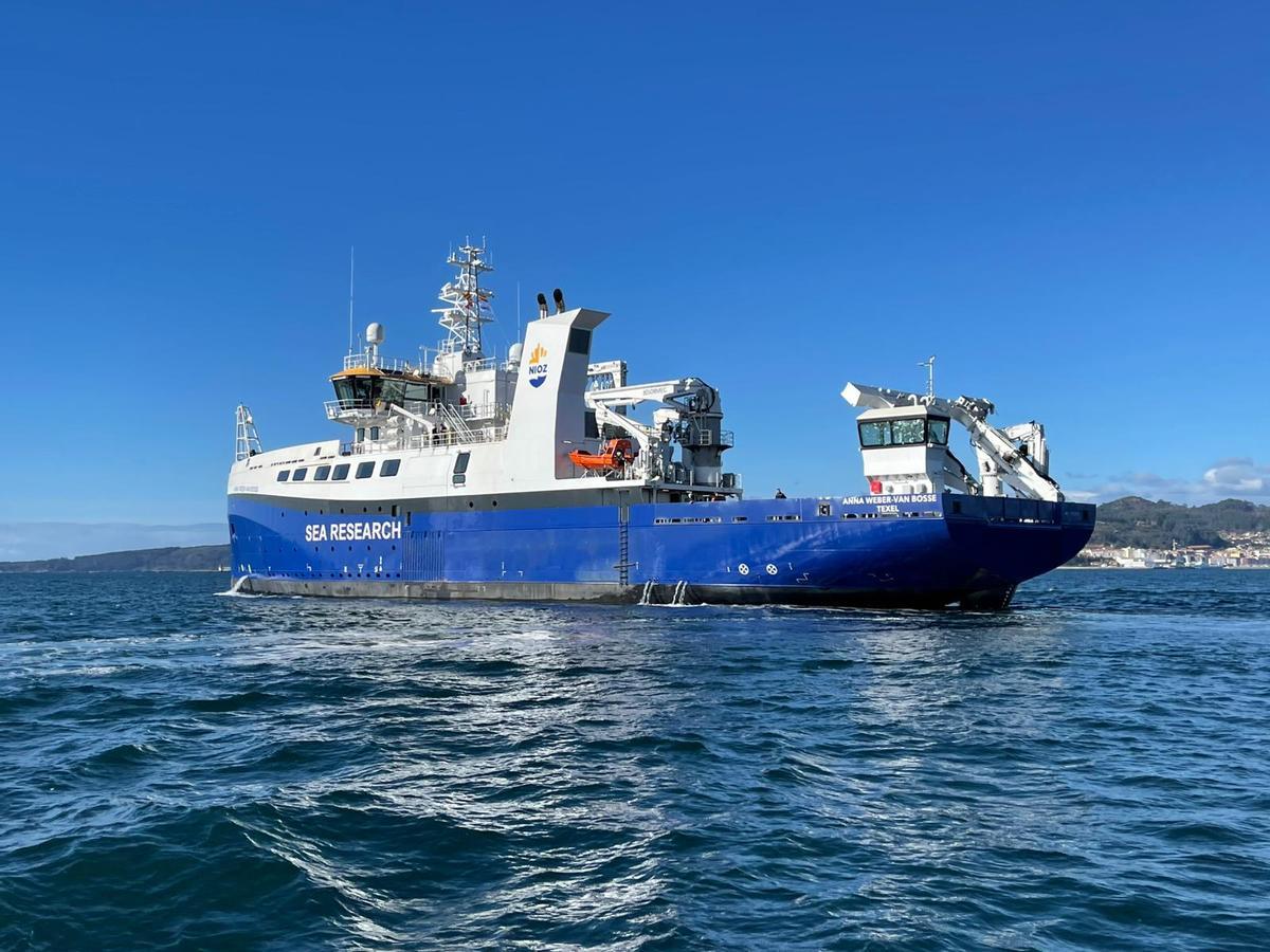 El  Anna Weber-van Bosse, durante sus primeras pruebas de mar