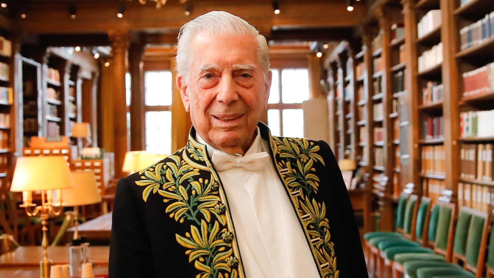 Mario Vargas Llosa, antes de la ceremonia de ingreso en la Academia Francesa.