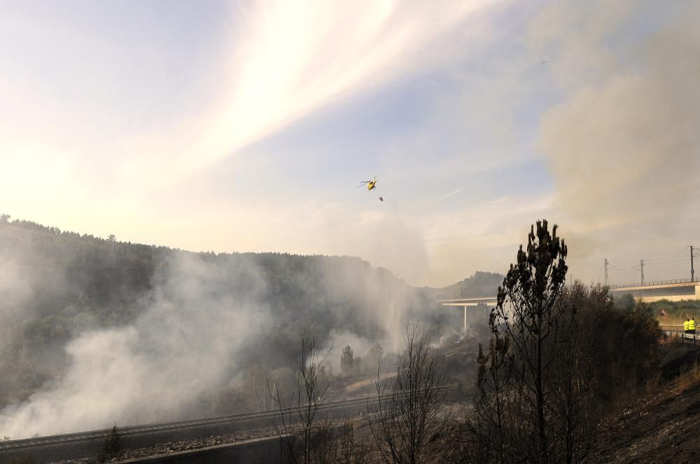 Incendio forestal en Lalín