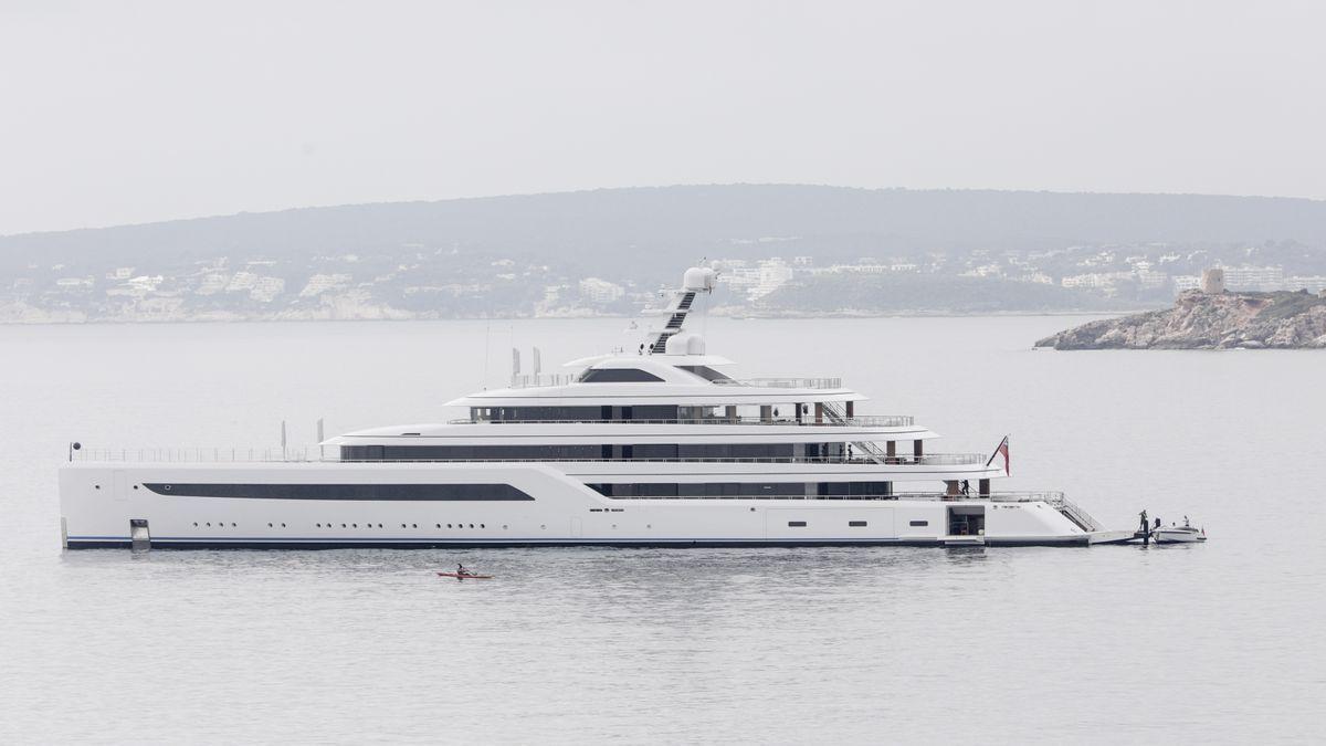 Die &quot;Zen&quot; von Jack Ma vor dem Marivent-Palast von Palma de Mallorca.