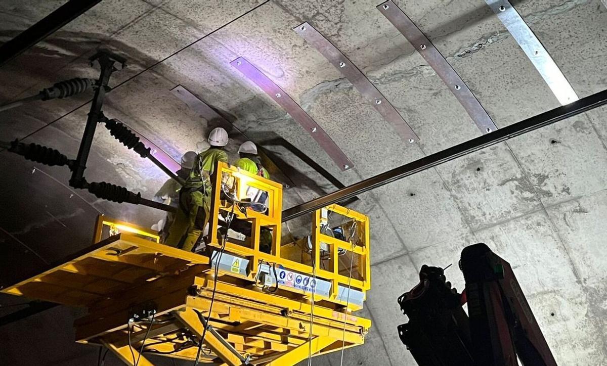 El túnel de Rubí tanca set setmanes per al tràfic de mercaderies