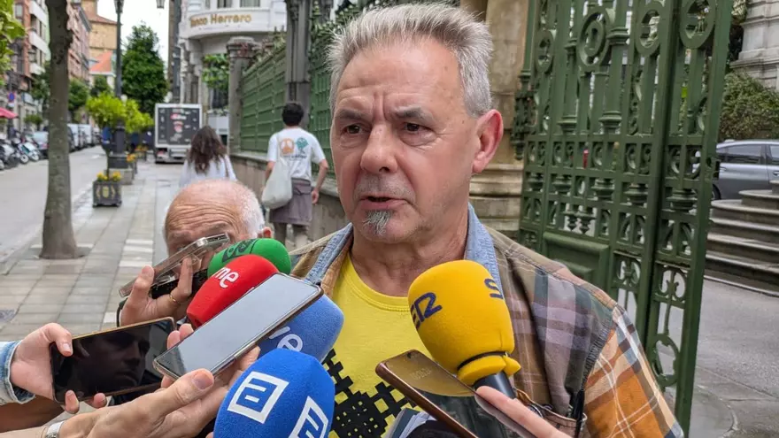 El Principado presenta un plan para empezar con el arreglo integral del langreano barrio de El Puente en tres años que no convence a los vecinos