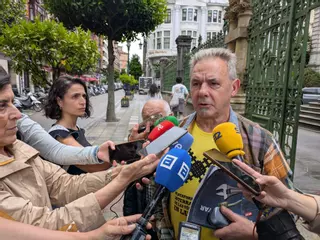 El Principado presenta un plan para empezar con el arreglo integral del langreano barrio de El Puente en tres años que no convence a los vecinos