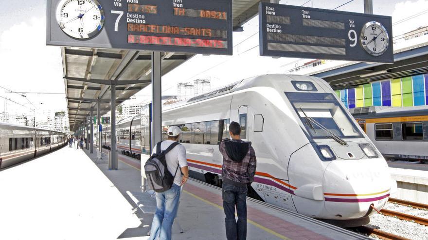 El tren hotel en la estación de Vigo, en una imagen de archivo // Marta G. Brea