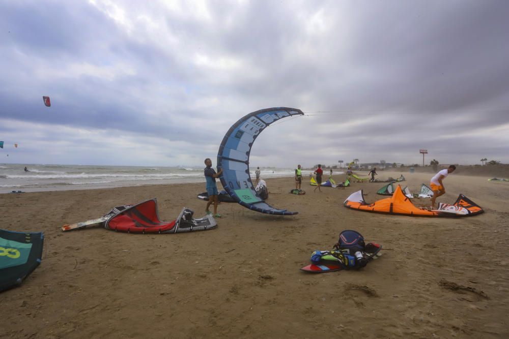 Kite Surf en la playa prohibida de Massalfassar