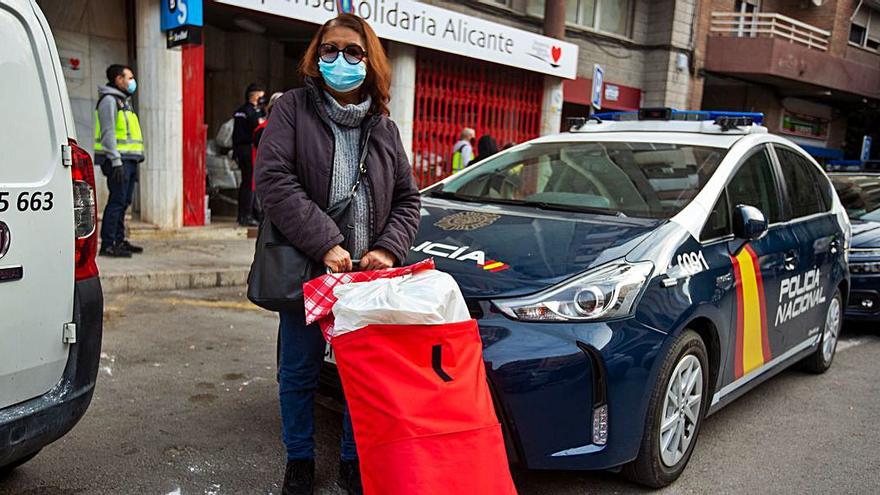 ANSELMA FRANCO VIACRUCES, fue cuidadora: «Soy mayor y tampoco puedo trabajar por enfermedad. Estoy esperando una ayuda»