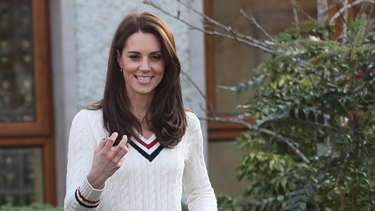 Kate Middleton con jersey de Ralph Lauren y zapatillas deportivas