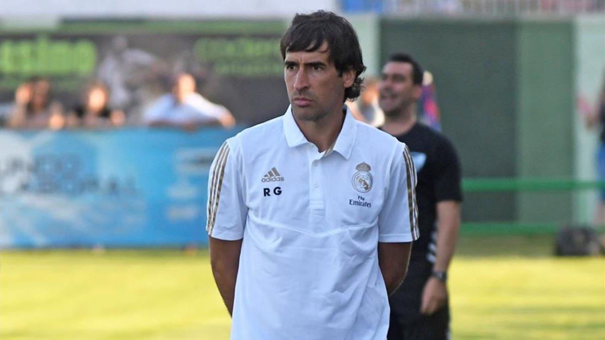 Raúl, durante un partido dirigiendo al Castilla