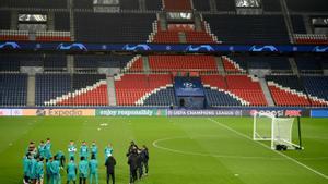 El entrenamiento del Real Madrid en el Parque de los Príncipes de París