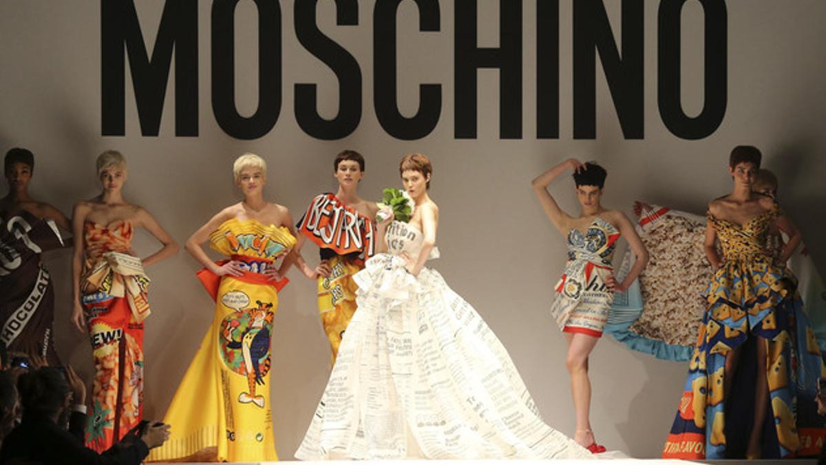 Desfile de Moschino en la segunda jornada de Milano Moda Donna.