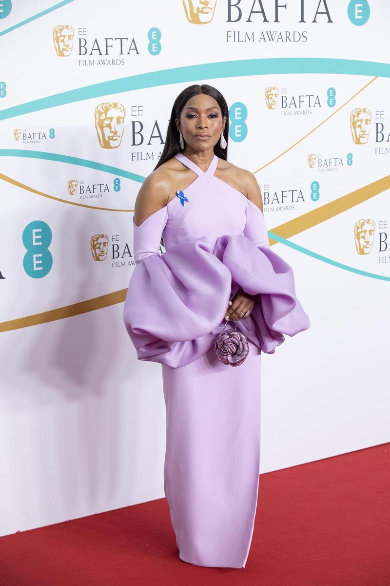 Angela Bassett en la alfombra roja de los BAFTA