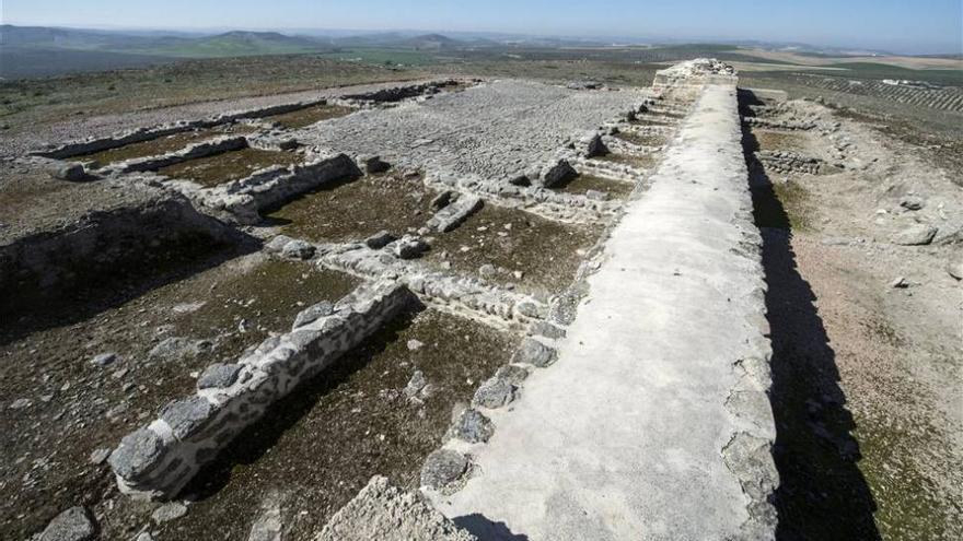 Rosa Aguilar visitará hoy el yacimiento de Ategua