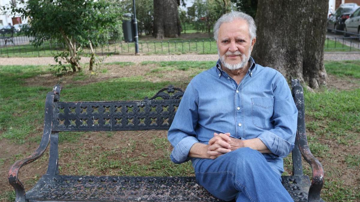 Julio Anguita, en &quot;situación crítica&quot; en la UCI del Hospital Reina Sofía de Córdoba