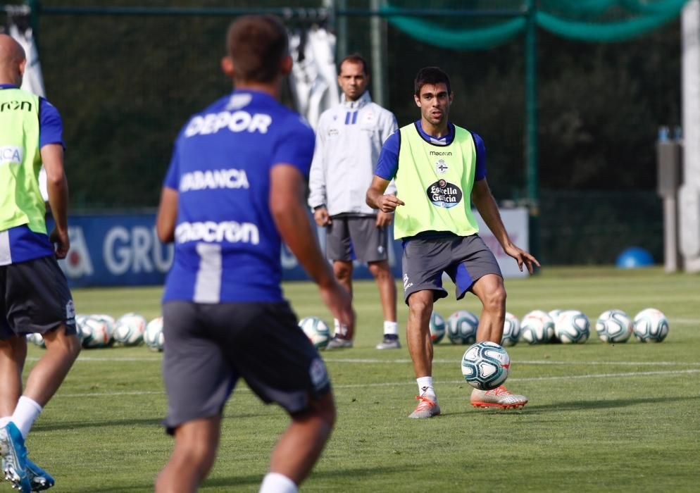 El Deportivo comienza a preparar el partido del domingo contra el Sporting en el Molinón tras la derrota del pasado sábado contra el Albacete en Riazor.