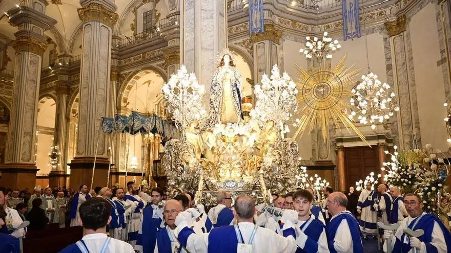 Vídeo: Procesión claustral por la lluvia de las purisimeras en Vila-real