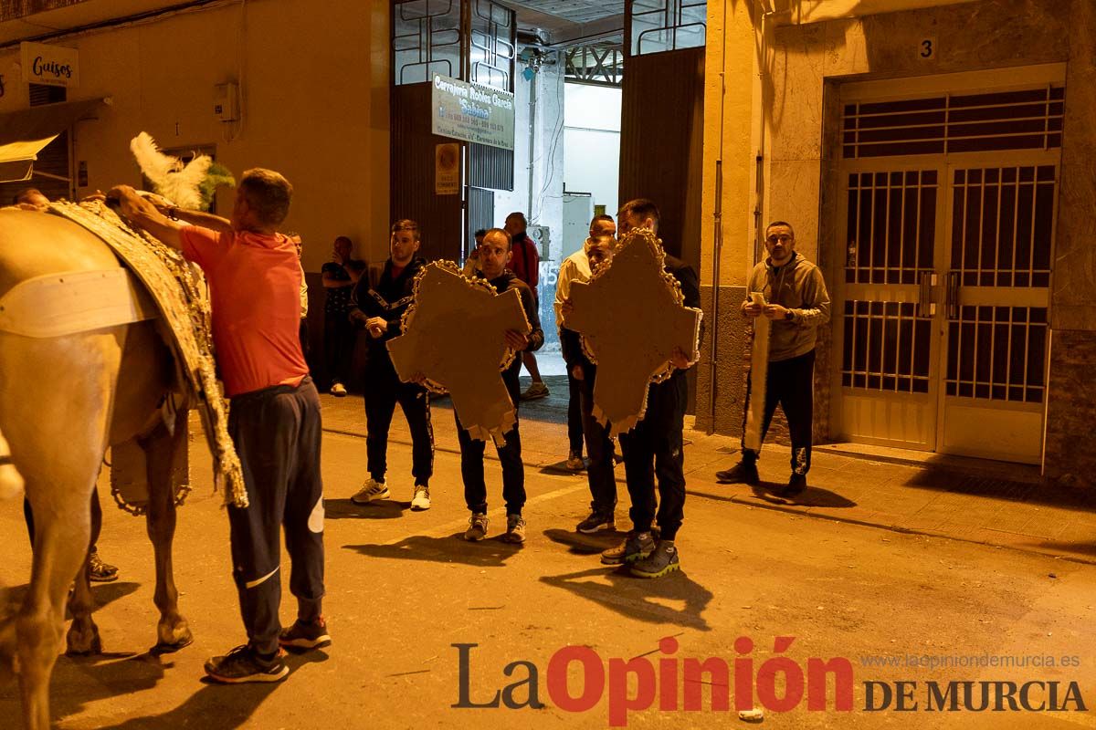 Vestir a un caballo del vino en la mañana del dos de mayo