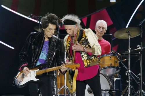 British veteran rockers The Rolling Stones' Ronnie Wood and Keith Richards perform during a concert on their  "Latin America Ole Tour" in Santiago, Chile