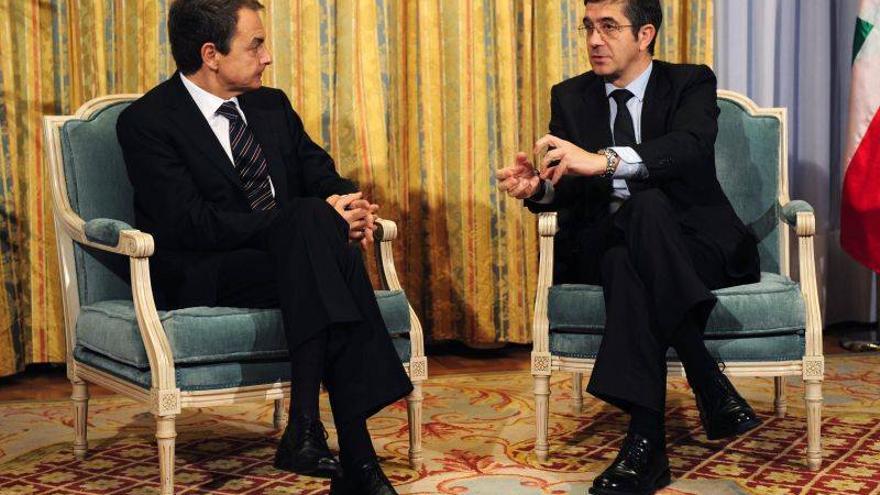 Zapatero atribuye a los vascos el mérito del final del terrorismo