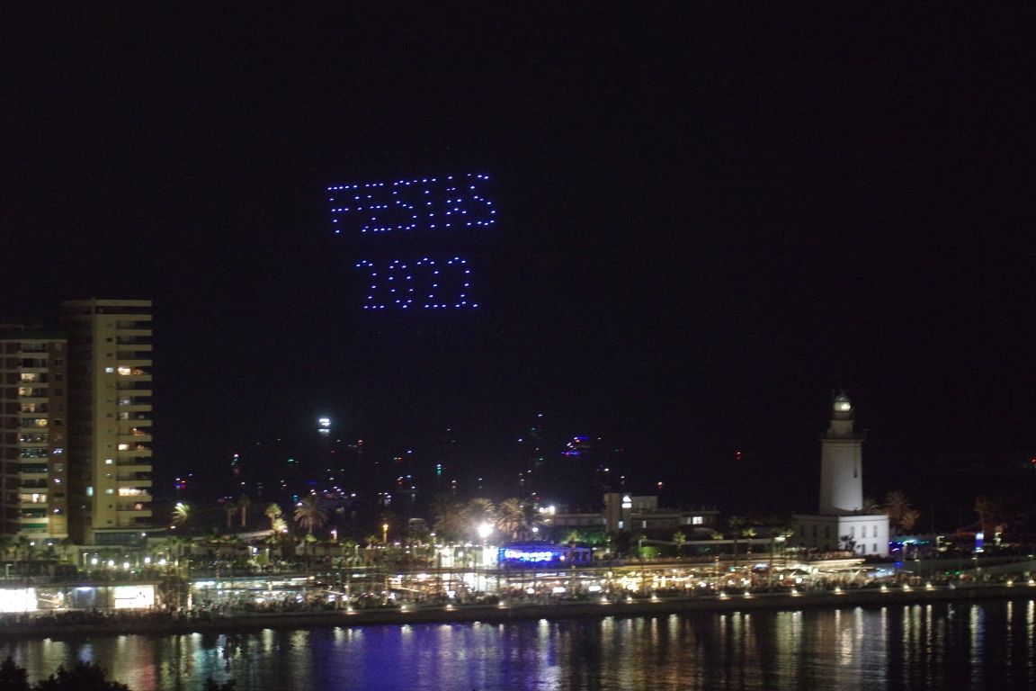 Los fuegos artificiales dan la bienvenida a la Feria de Málaga 2022