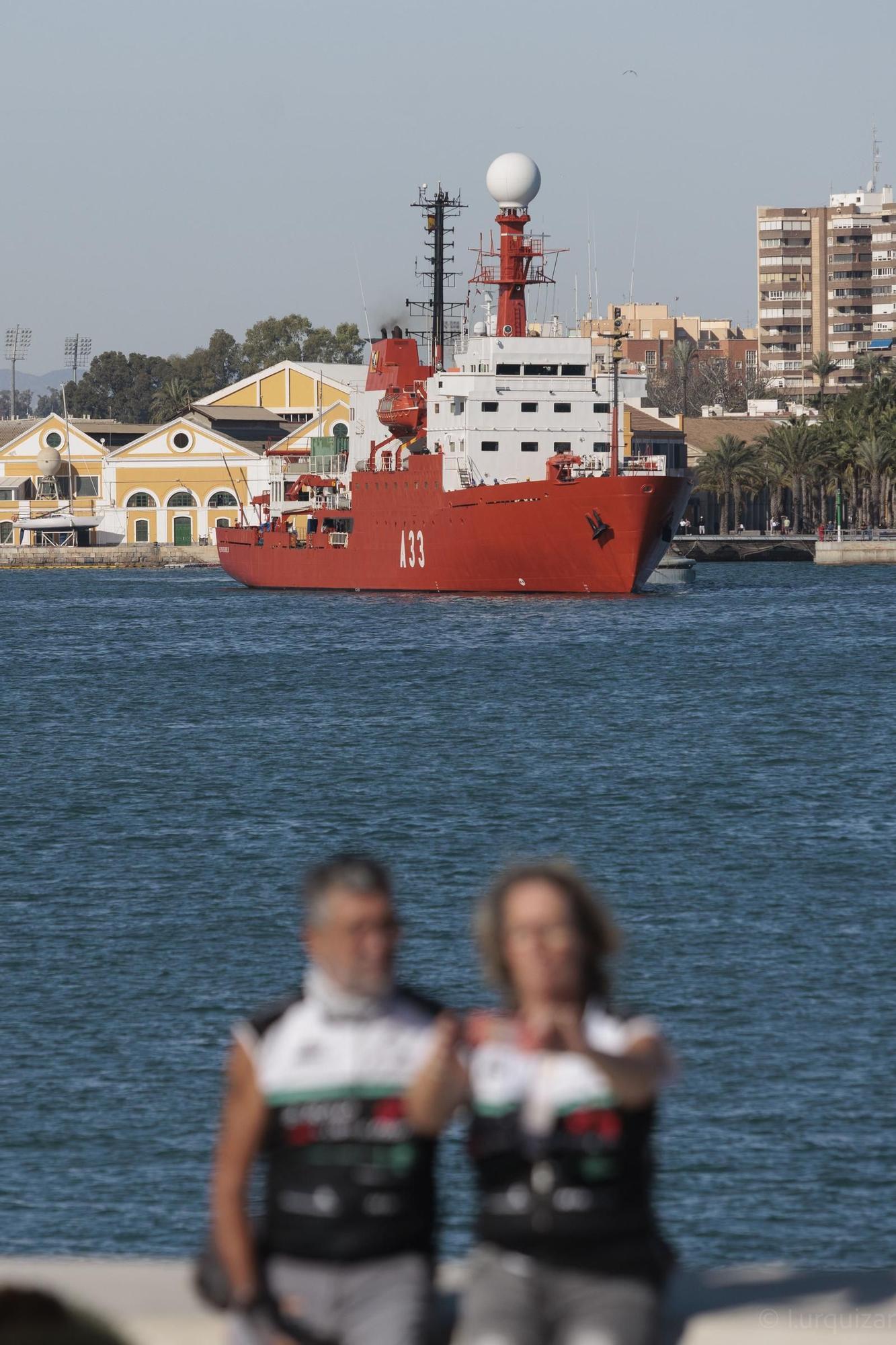 Las imágenes de la despedida del buque Hespérides en Cartagena