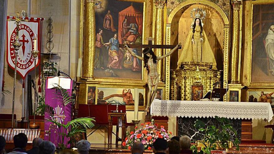 El Cristo de la Salud ayer en la iglesia del Carmen. | E. P.