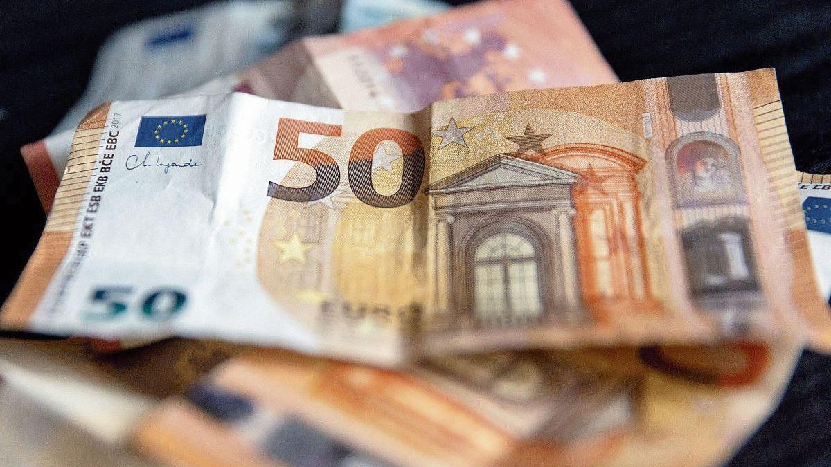 Dinero en efectivo.