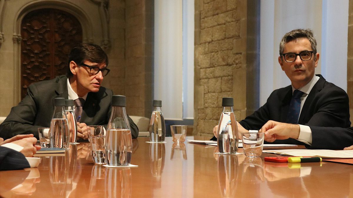 El president de la Generalitat, Salvador Illa, y el ministro de la Presidencia, Félix Bolaños, reunidos en el Palau de la Generalitat.
