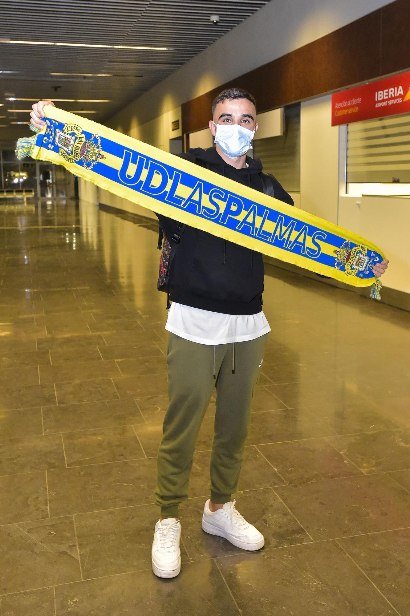 Llegada de Rober González, nuevo jugador de la UD Las Palmas, al aeropuerto de Gran Canaria