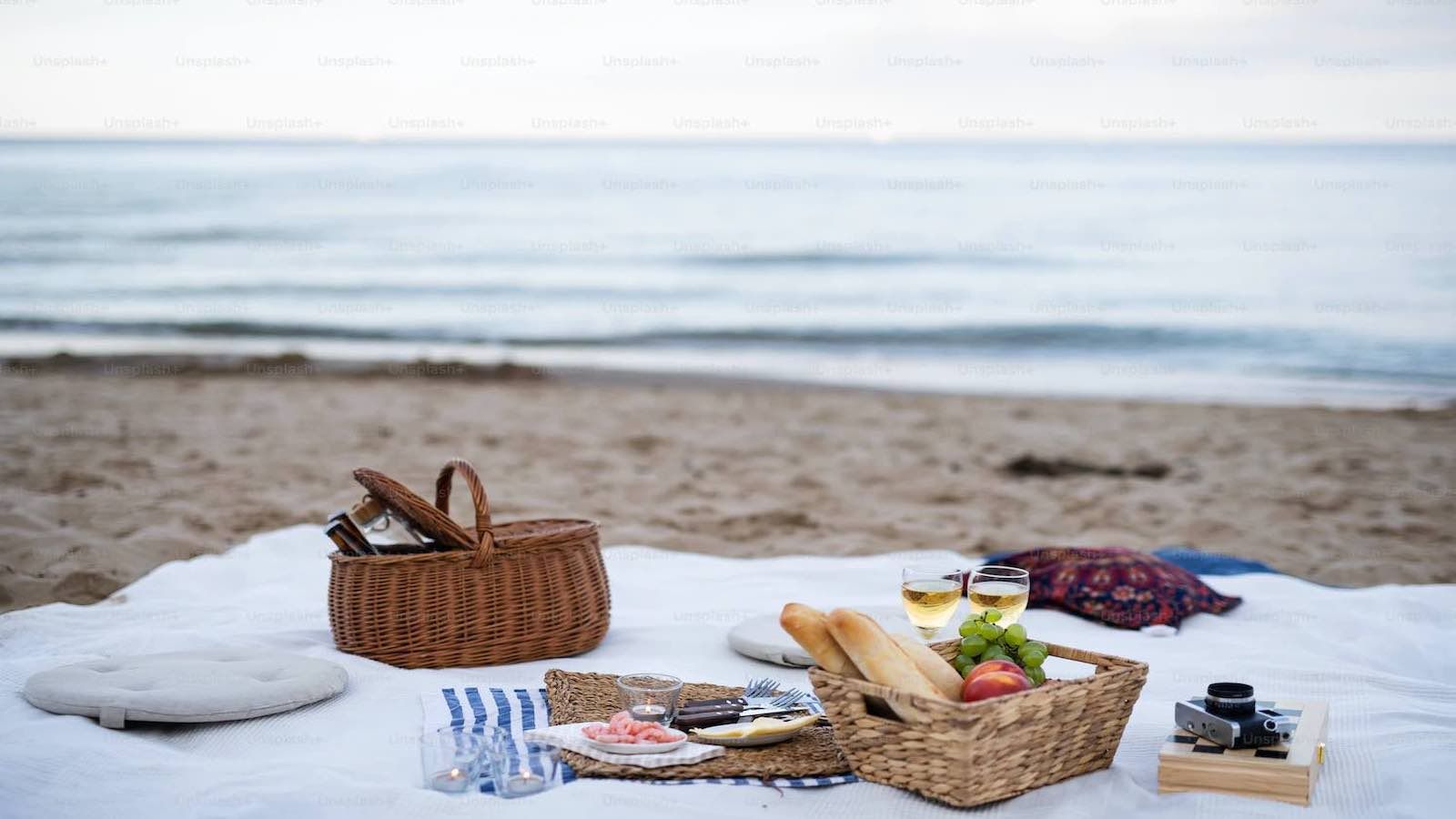 Cinco trucos para mantener la sombrilla en su sitio y que no se arruine tu  día de playa