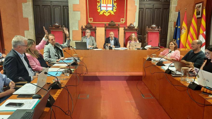 Els socis del govern de Manresa voten tots diferent a una moció de Fem