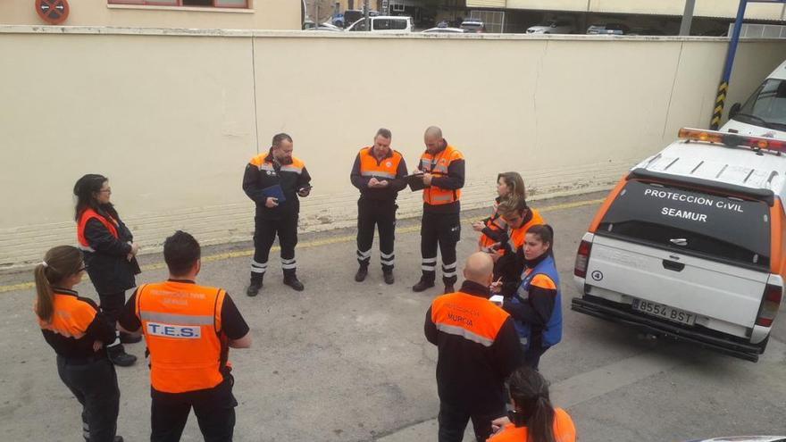 Efectivos de Protección Civil de Murcia preparando la búsqueda de Petra