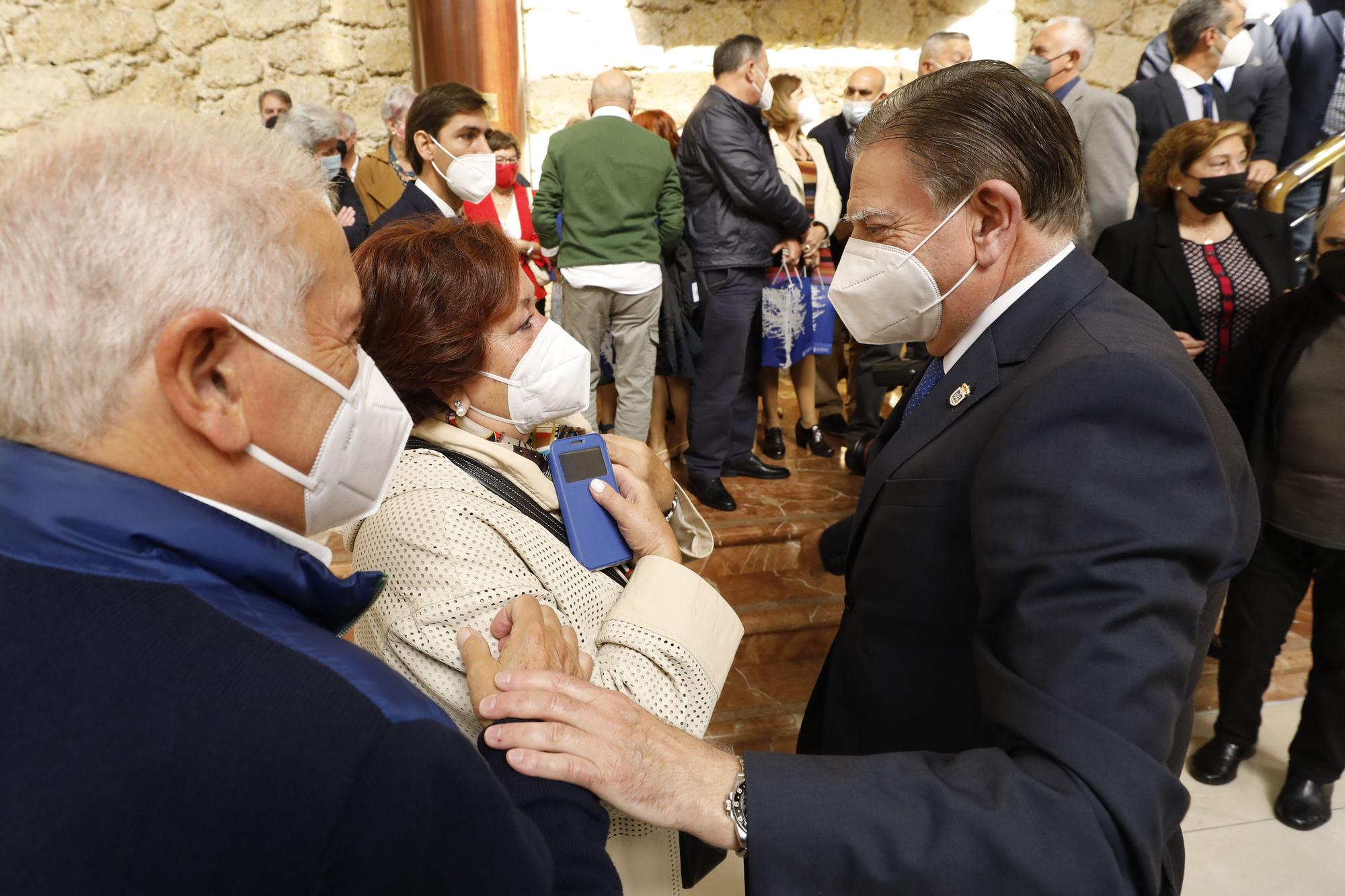 Oviedo homenajea a sus funcionarios por Santa Rita