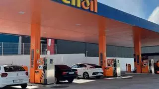 Raxoi otorga la licencia para ampliar la gasolinera más barata de Santiago