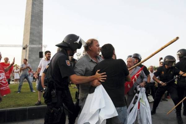 Miles de personas se manifiestan en Zaragoza