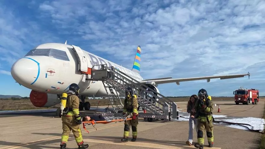 Vídeo: Accidente en el aterrizaje: el aeropuerto de Castellón se pone a prueba con un simulacro