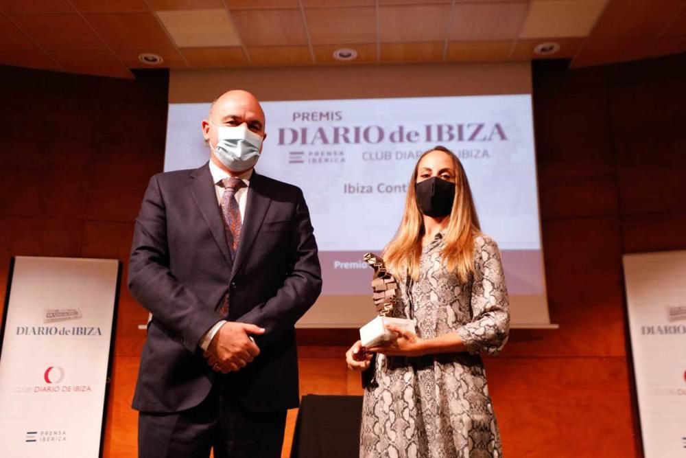 Vicent Marí, presidente del Consell de Eivissa, y la portavoz de Ibiza Contigo, Sara Barbado.