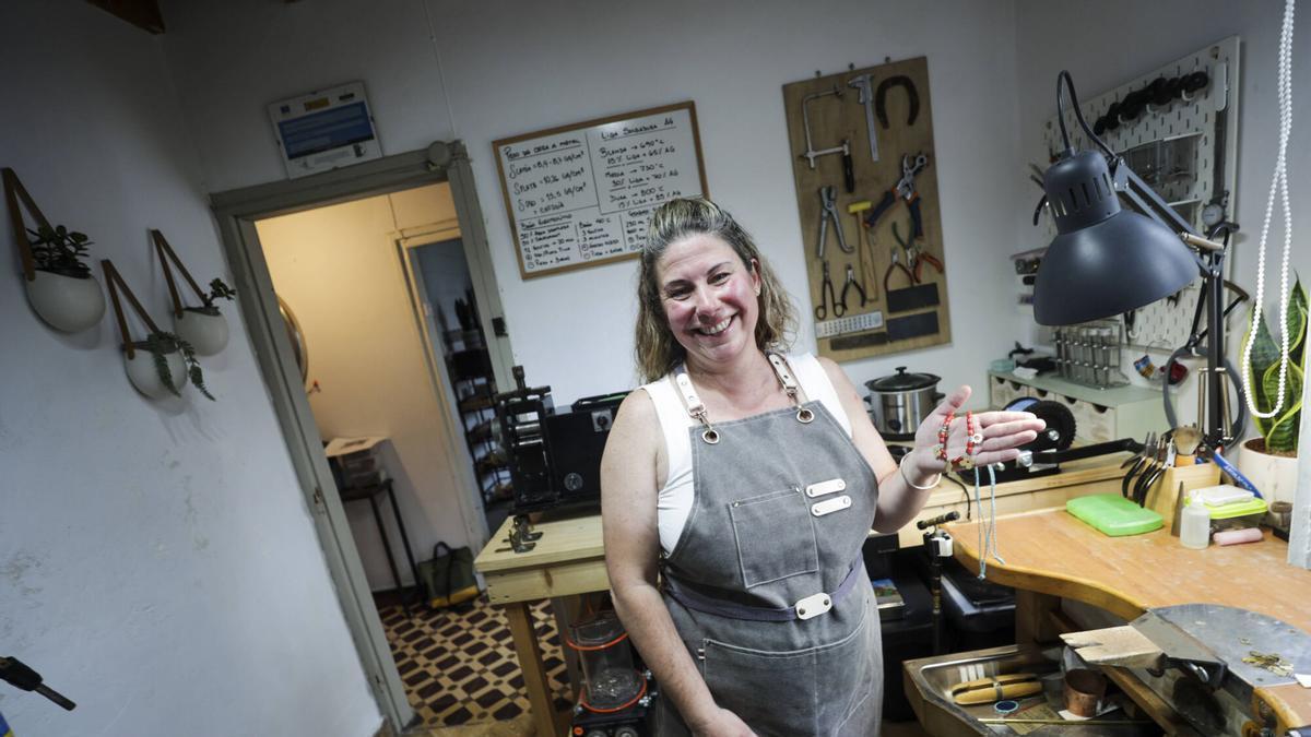 Volver a empezar en Porrúa: la historia de la diseñadora de joyas Cristina Férnandez