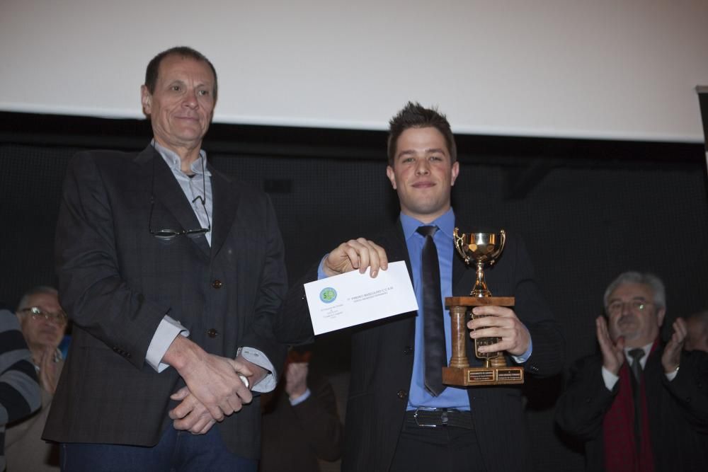 Entrega de premios del concurso de tonada "Ciudá de Llangréu".