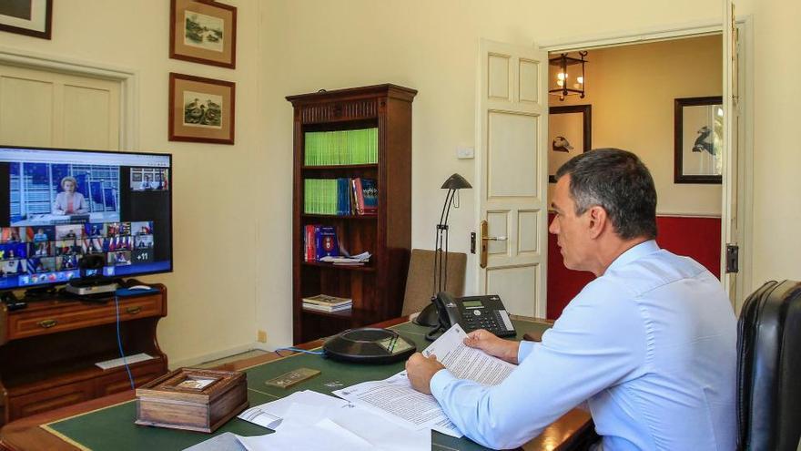 Pedro Sánchez participa por videoconferencia en el Consejo Europeo