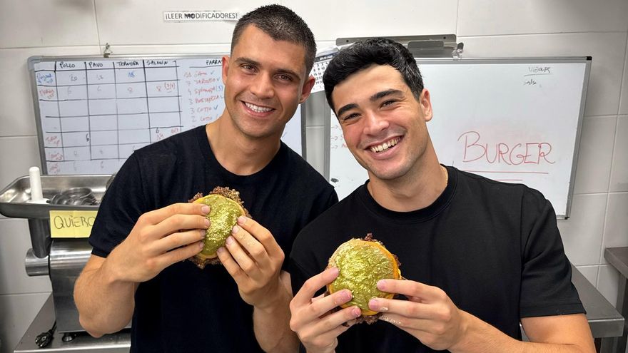 &#039;Likes&#039; y comentarios: los ingredientes secretos de la hamburguesa canaria del momento