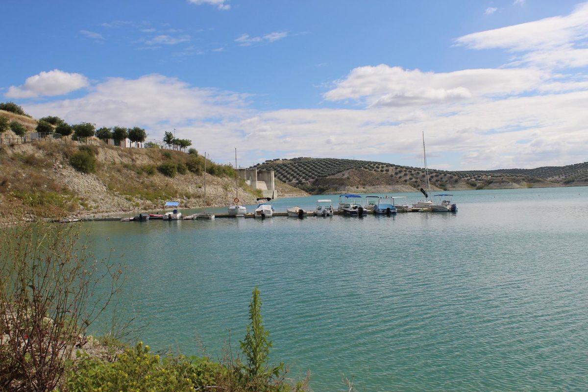 Nuevo pantalán en el embalse de Vadomojón.