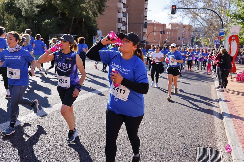 Imágenes del recorrido de la Carrera de la Mujer: avenida Pío Baroja y puente del Reina Sofía (I)