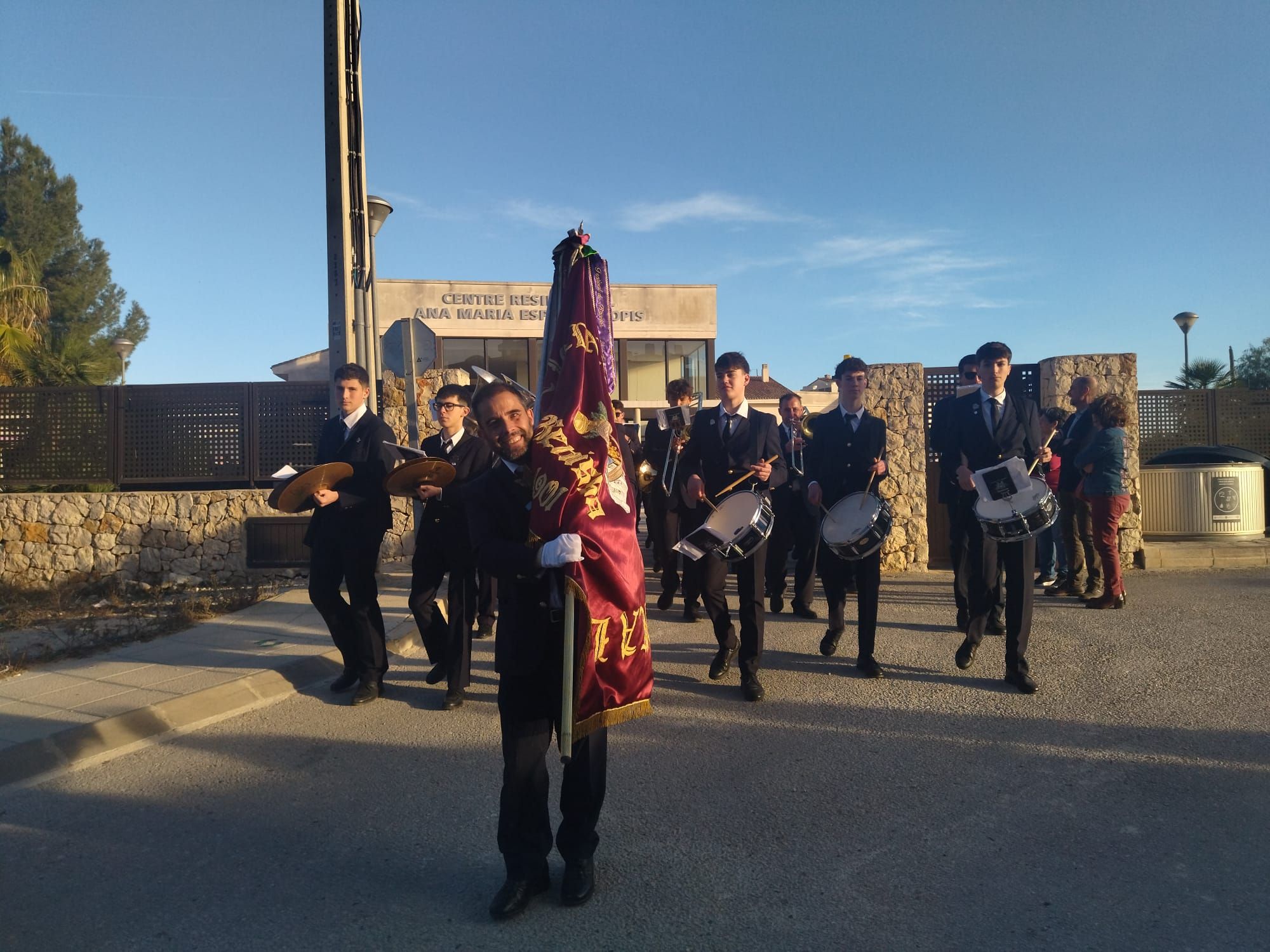 La fiesta más auténtica: Teulada vibra con el traslado de Sant Vicent Ferrer a su ermita